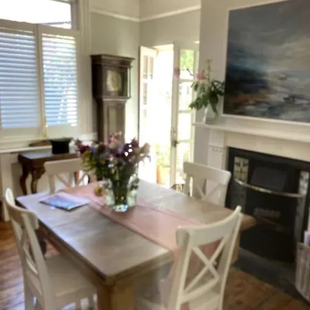 Lovely 4 Bedroom Edwardian On The River Hébergement de vacances *