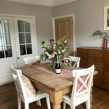 Lovely 4 Bedroom Edwardian On The River Hébergement de vacances *